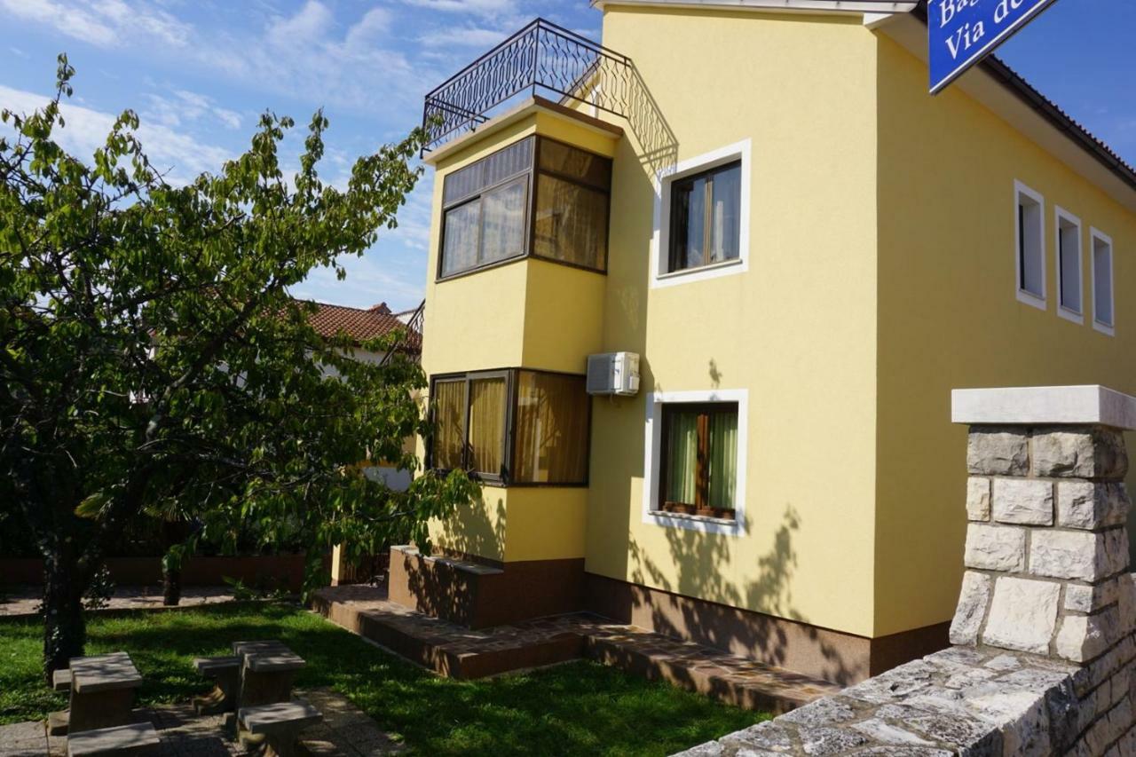 Mariella Hotell Bašanija Exteriör bild